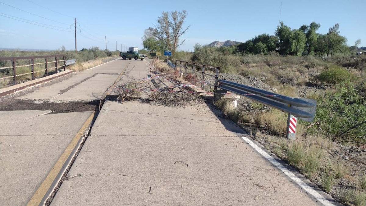 Las altas temperaturas dañaron el hormigón. Vialidad solicitó a la comunidad y a prestadores turísticos conducir con precaución. Las altas temperaturas dañaron el hormigón. Vialidad solicitó a la comunidad y a prestadores turísticos conducir con precaución.
